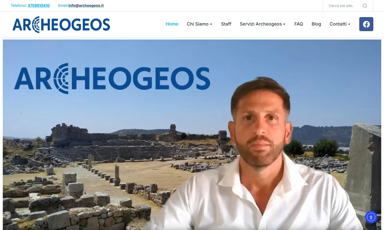 Screenshot della parte alta del sito Archeogeos, case study Evo Sistemi